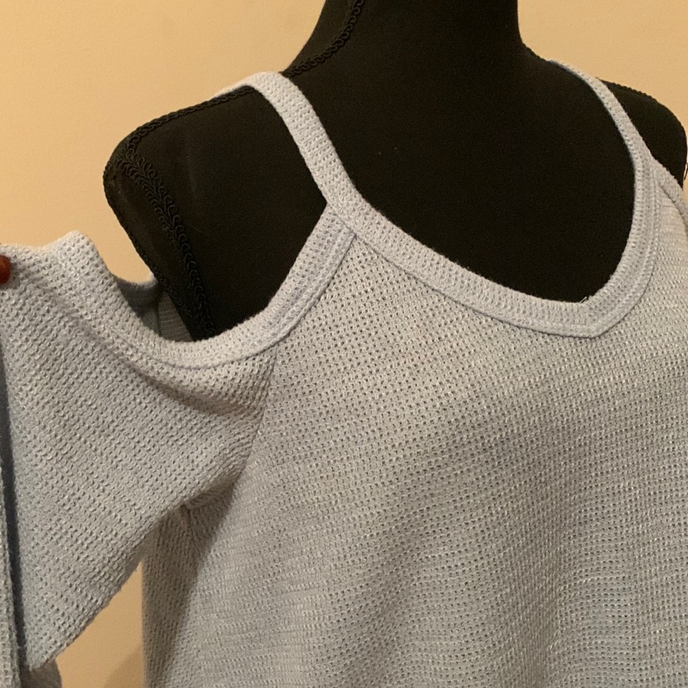 She + Sky Cold-Shoulder Sweater/Top Light-Blue SZ MED